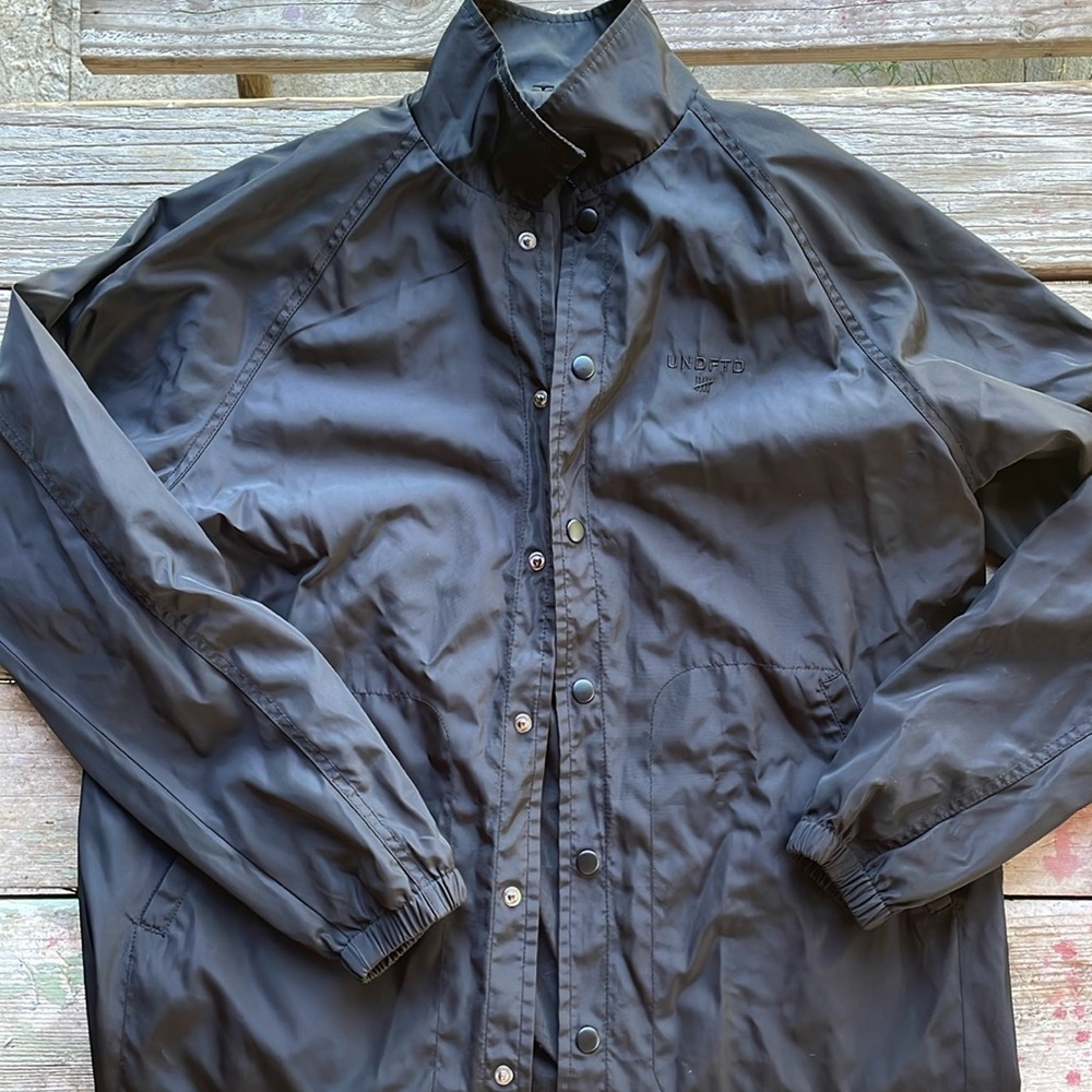 Men’s M Undefeated Button Down Wind Breaker
